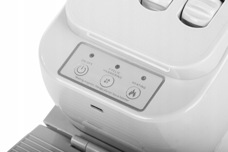 Masážny prístroj na chodidlá s vibračnou a vyhrievacou funkciou