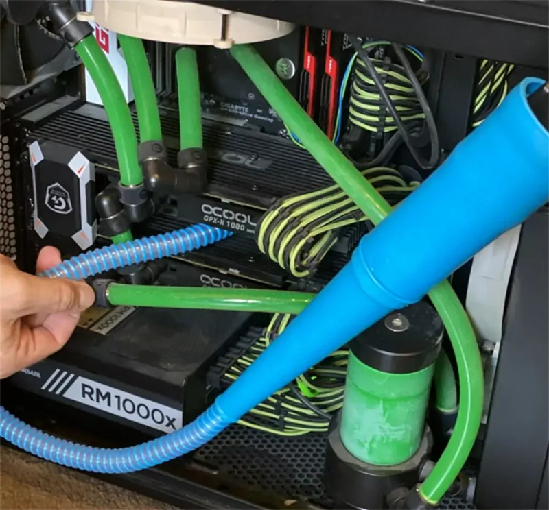 Hadicová koncovka na vysávač