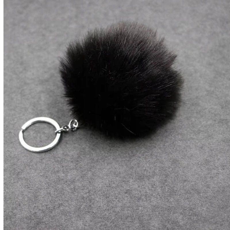 Prívesok na kľúče s kožušinkou čierny