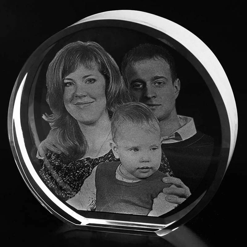 Sklenená kryštálová plaketa s gravírovaním vlastnej fotografie kruh 8cm