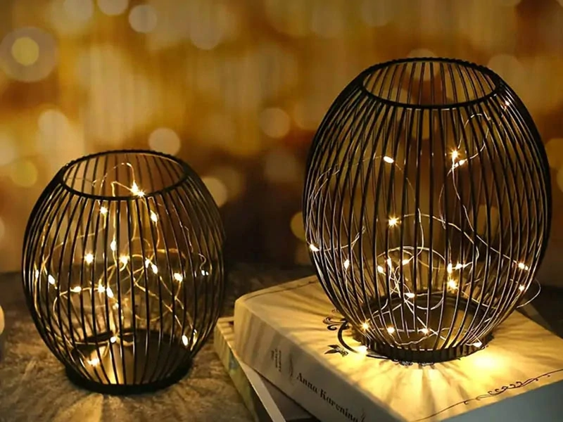 Kovový svietnik čierny