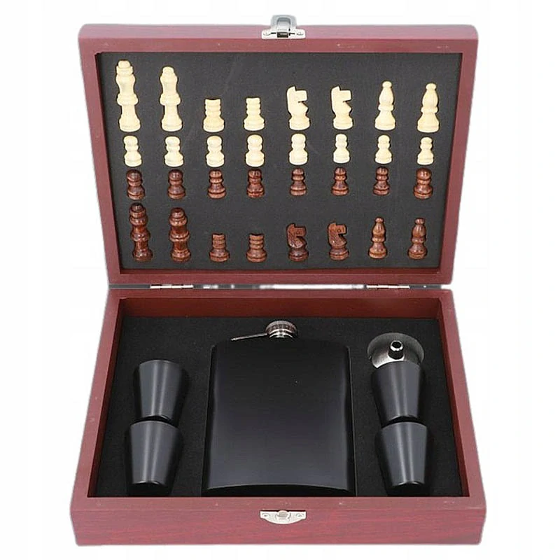 Ploskačka 240ml s pohárikmi a lievikom v darčekovej kazete Chess – čierna matná