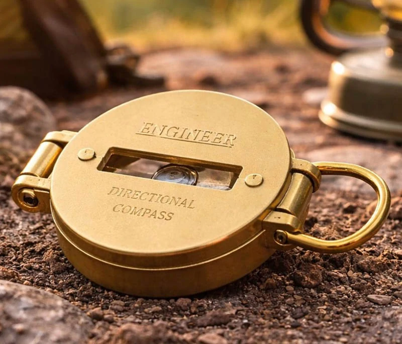Turistický kompas skladací kovový