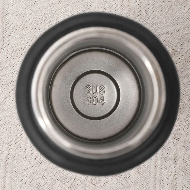 Nerezová termoska s náustkom 700 ml čierna