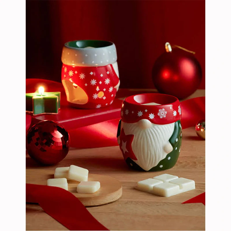 Vianočná keramická aroma lampa s vonným voskom Spiced Berry 30 g