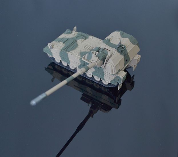 Model tanku Panzerhaubitze 2000 1:74