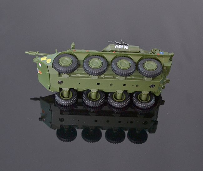 Model obrneného transportéra B1 Centauro 1:74