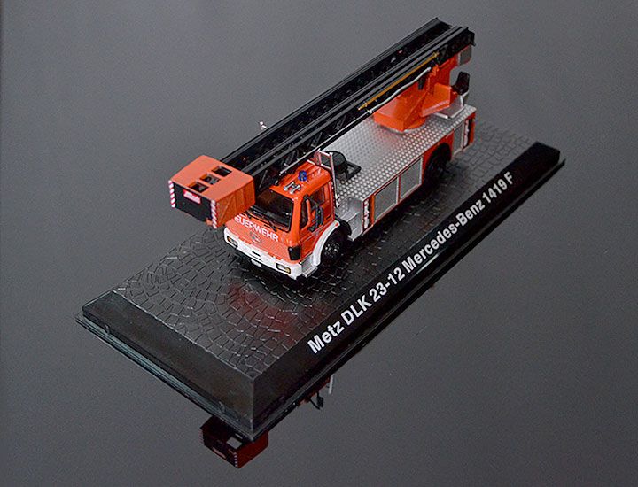 DeAgostini Model veterán Mercedes Benz 1419-F 1:72