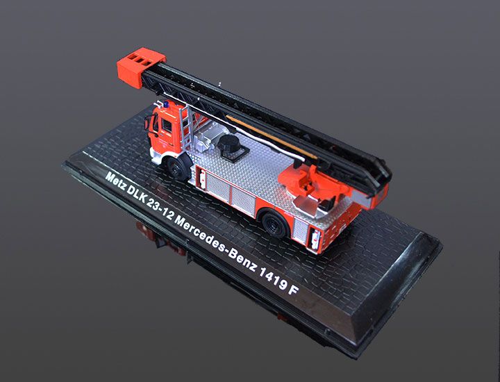 DeAgostini Model veterán Metz DLK Mercedes-Benz 1419F 1:72