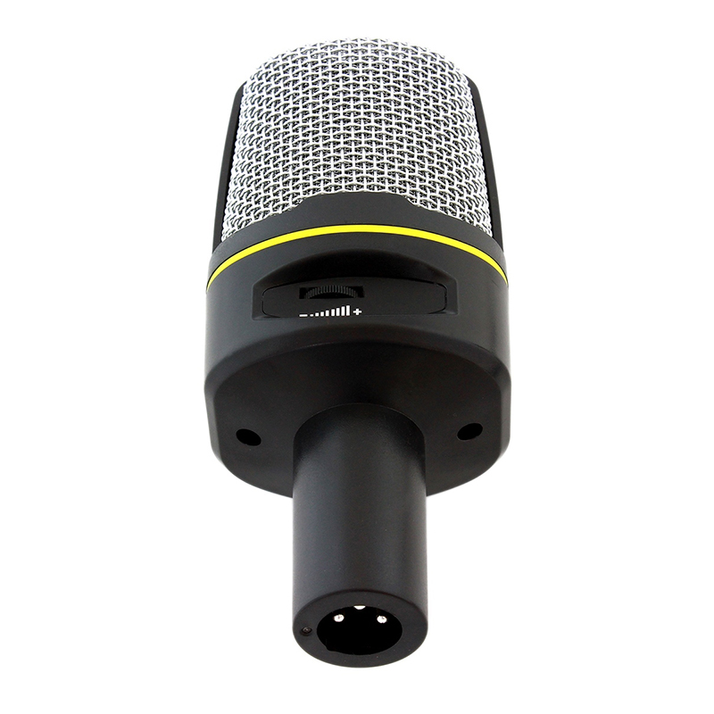 Mikrofón so statívom