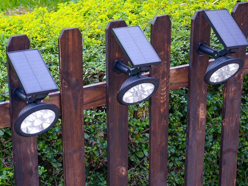 Záhradná solárna LED 5050 lampa RGBW