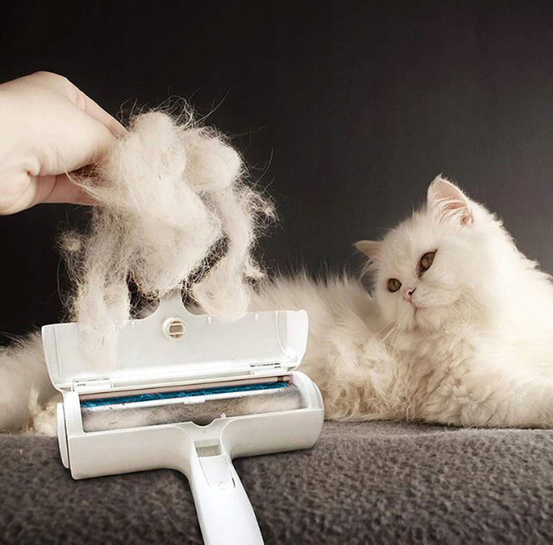 Opakovateľne použiteľný čistiaci valček na odev a prach