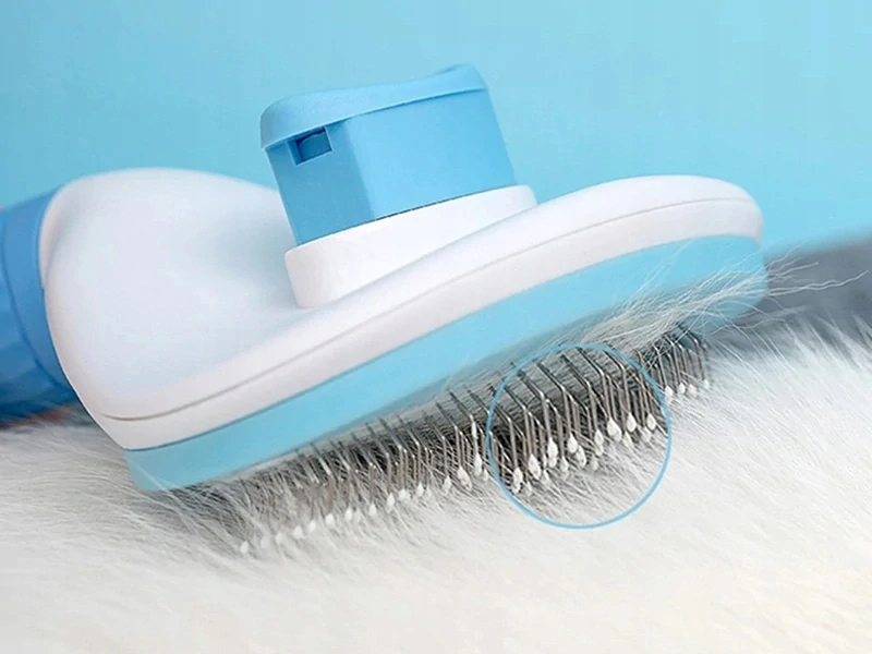 Samočistiaca kefa na srsť pre psov a mačky