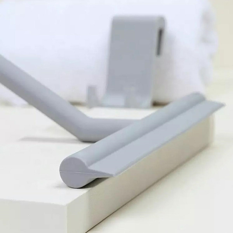 Závesná stierka na umývanie okien - sprchovacích kabín sivá