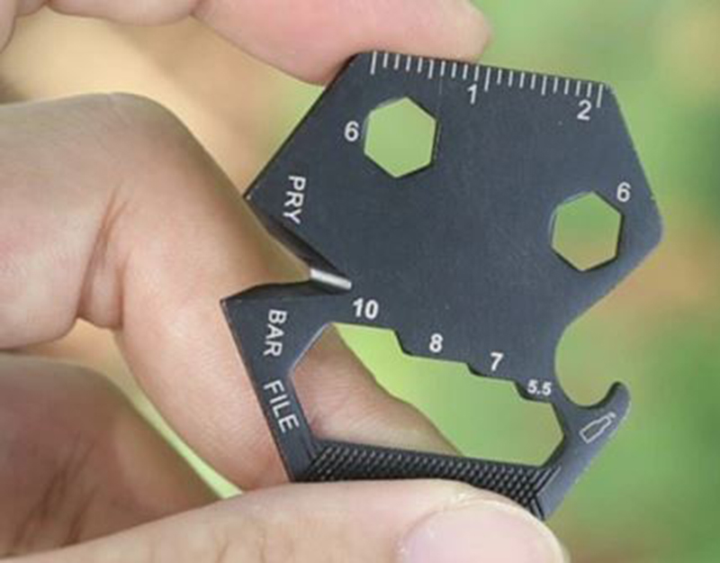 Multifunkčný prívesok na kľúče 14v1