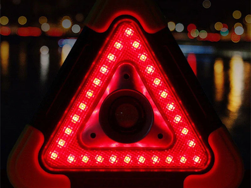 Výstražný LED trojuholník s powerbankou