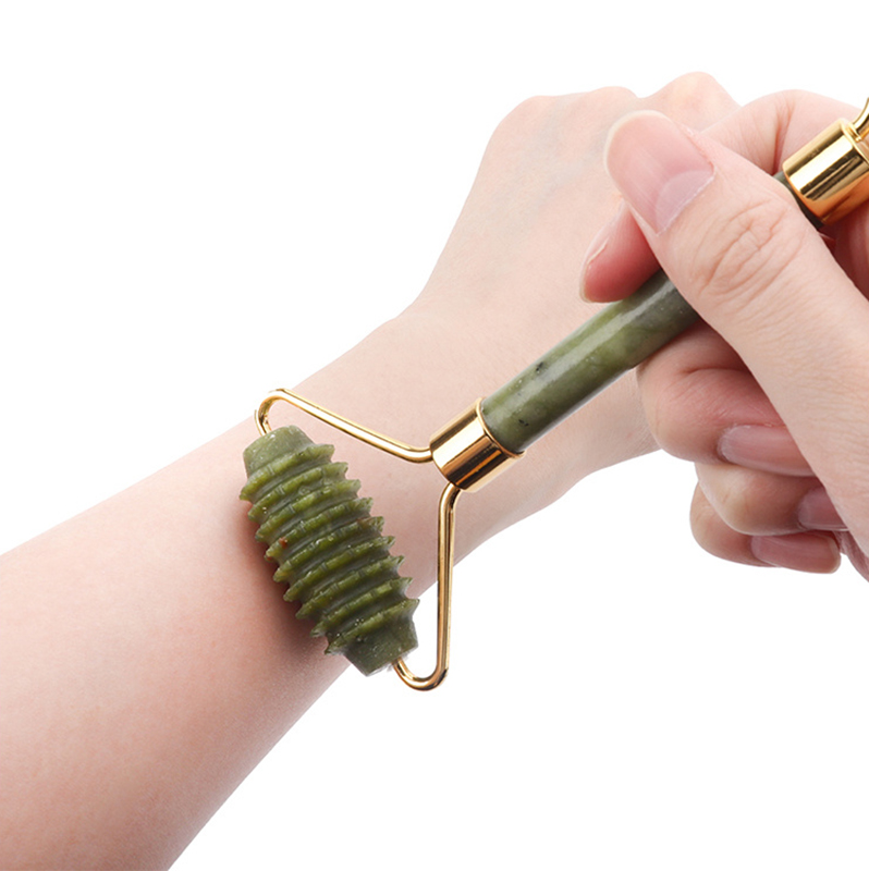 Jadeitový masážny valček na tvár