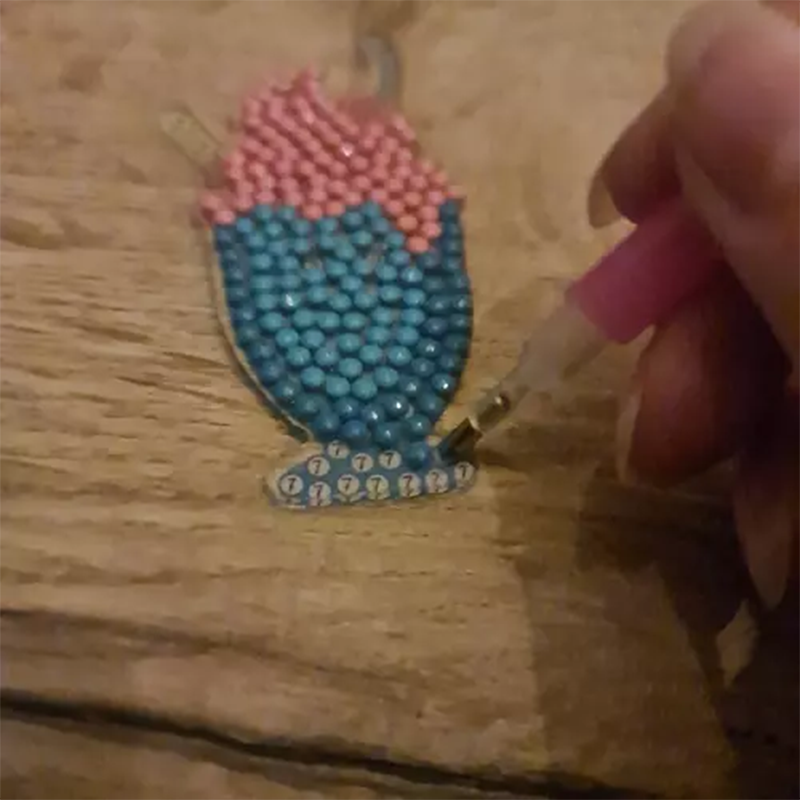 Sada na vytváranie kľúčeniek diamantovou výšivkou Kruzzel