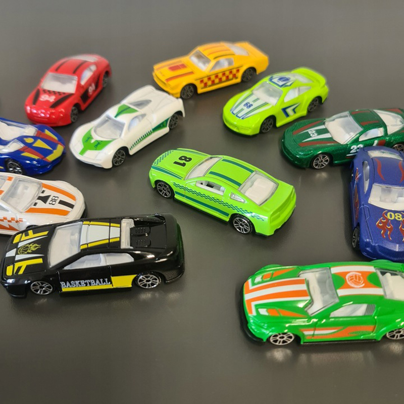 Sada kovových autíčok 1:64 16ks