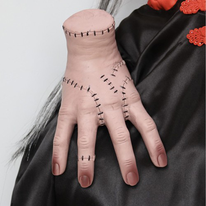 Halloweenska ruka Vec Wednesday Addams