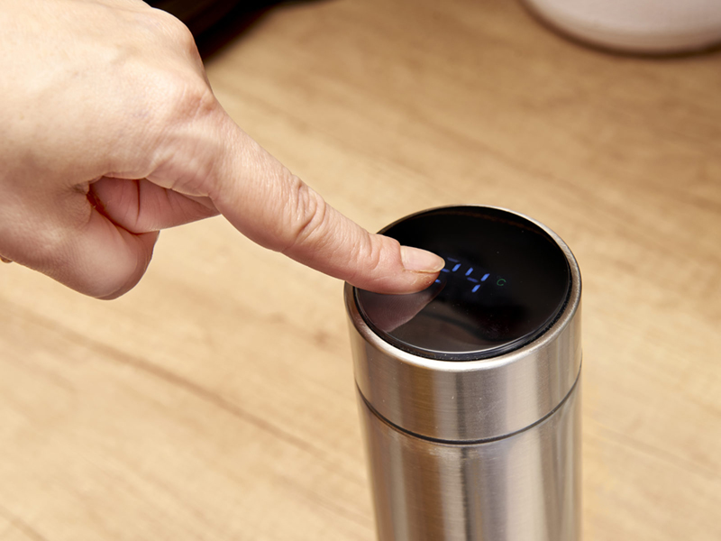 Smart termo hrnček LED 500ml strieborný
