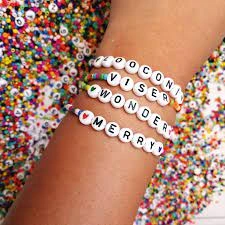 Sada korálok a príslušenstva na výrobu náramkov