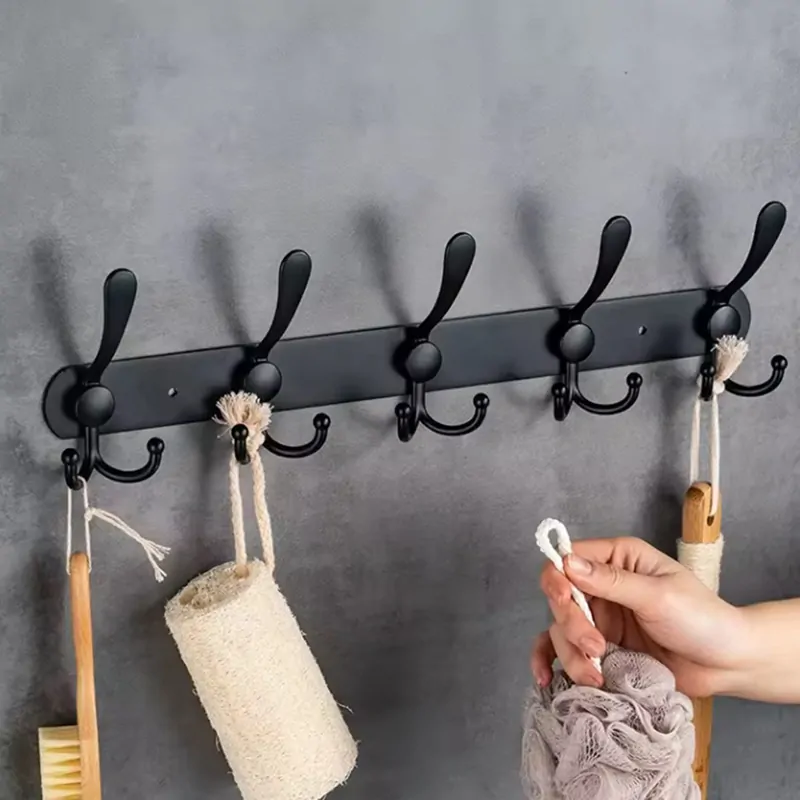 Nástenný vešiak 45cm čierny