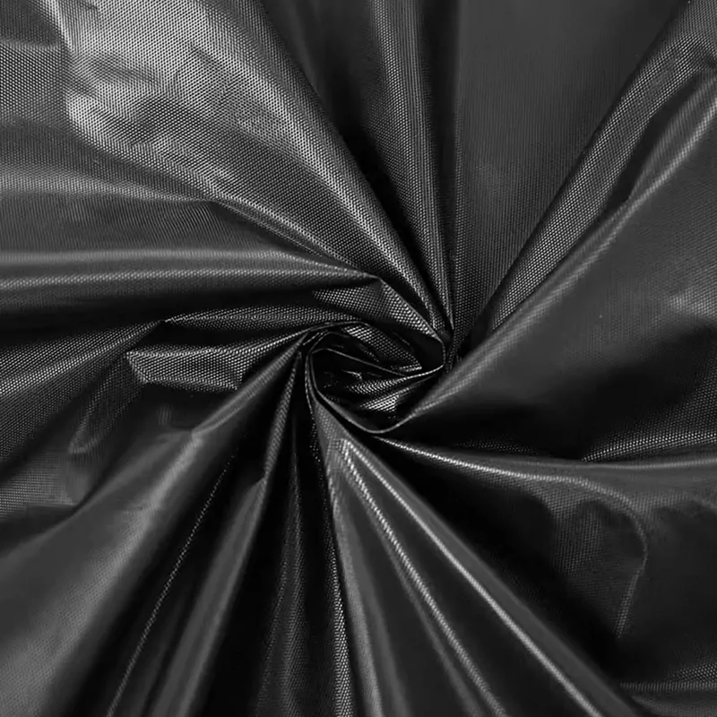 Pršiplášť čierny na zapínanie