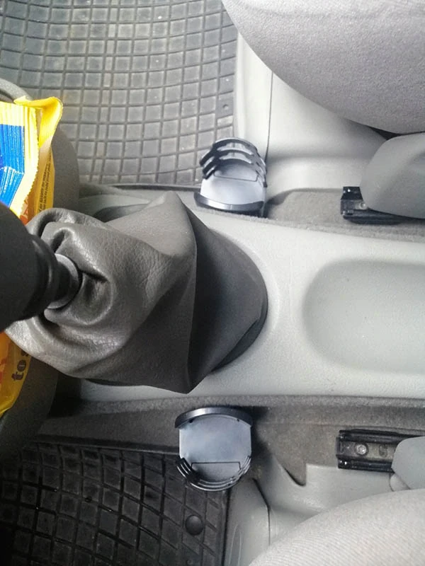 Držiak nápojov do auta