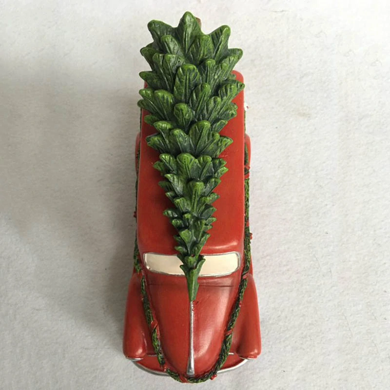 Vianočné keramické autíčko so stromčekom