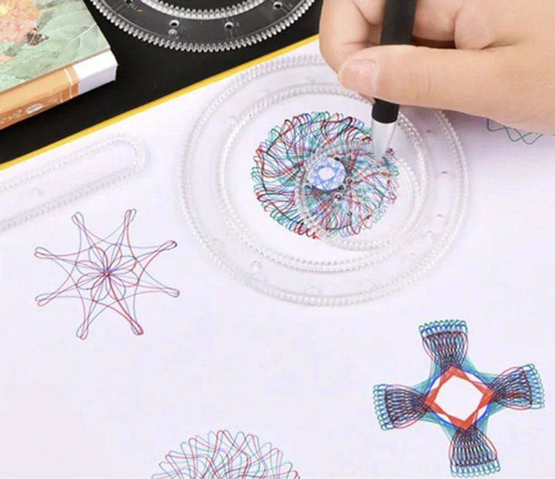 Sada na kreslenie so šablónami Spirograf