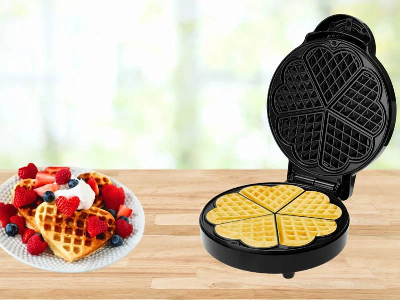 Vaflovač – 5 nadýchaných vaflí v tvare srdca 1000 W