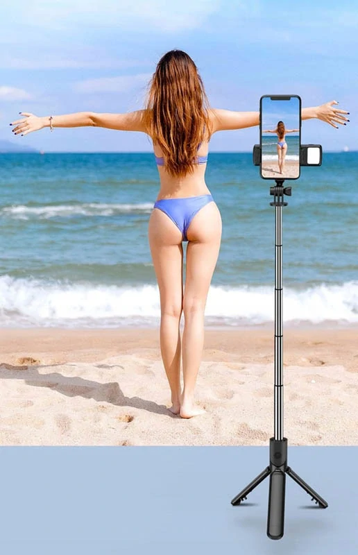 Selfie tyč s LED lampou a statívom