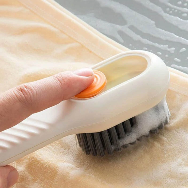 Čistiaca kefka s dávkovačom