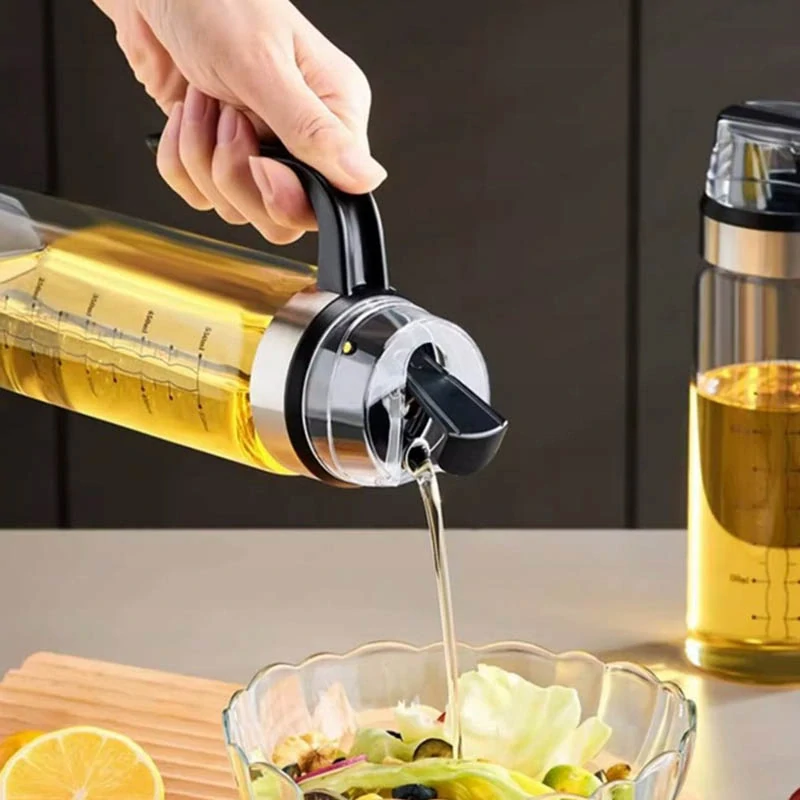 Fľaša s dávkovačom a odmerkou na olej 500 ml