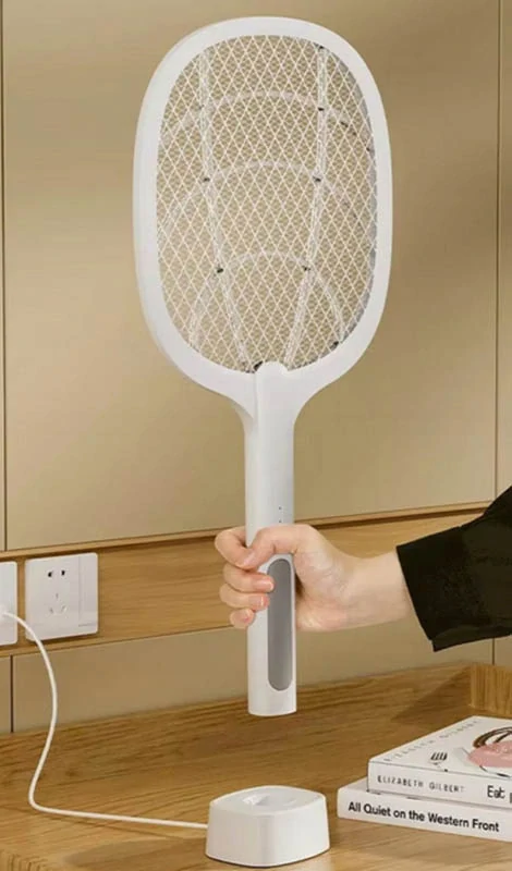 Elektronická plácačka na dotieravý hmyz