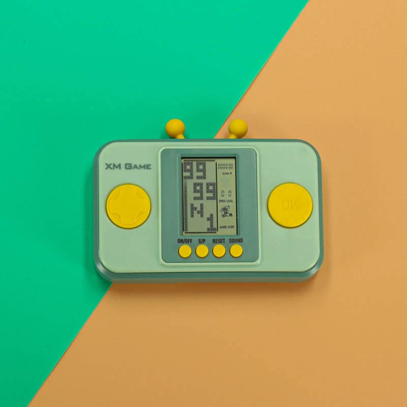 Elektronická herná konzola zelená