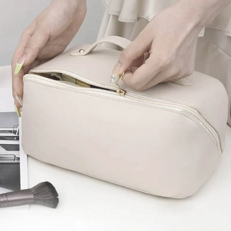 Skladacia cestovná kozmetická taštička z ekokože