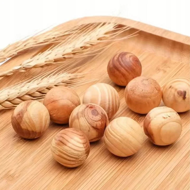 Cédrové guličky proti šatníkovým moliam 15 ks