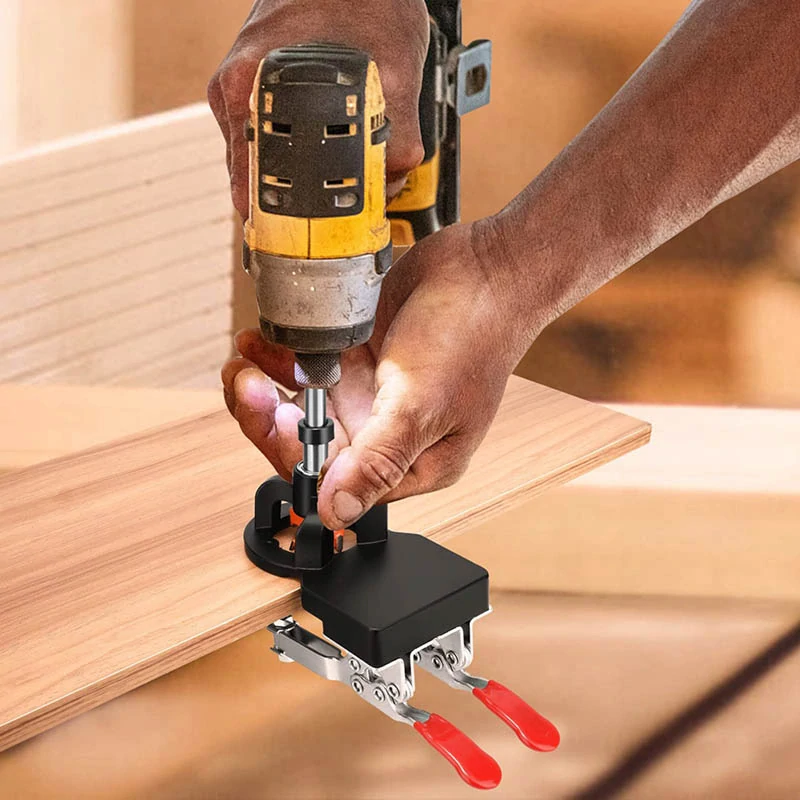 Šablóna na vŕtanie otvorov pre nábytkové pánty