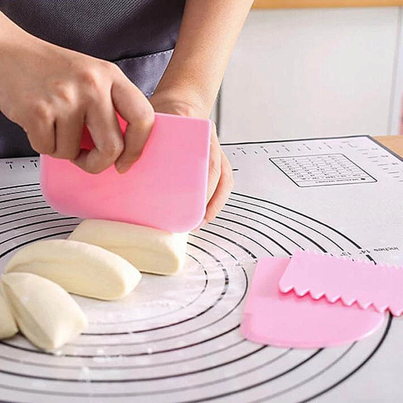 Plastové špachtle na dekorovanie tort a koláčov – sada 3 ks