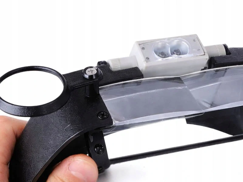 Náhlavná lupa s LED osvetlením