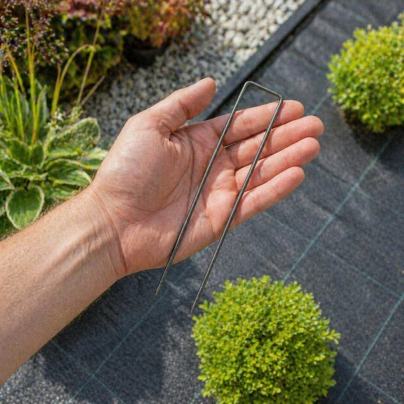 Záhradné kolíky na agrotextíliu 150 mm – 100 ks