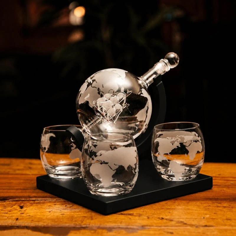 Karafa Globe 1000 ml so 4 pohármi na whisky