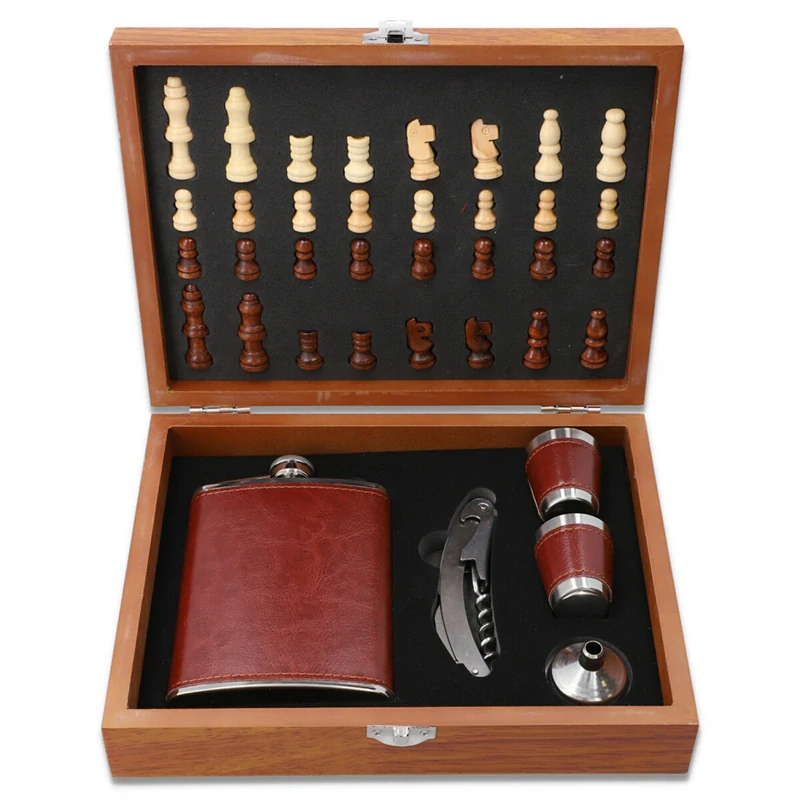 Ploskačka 240 ml v darčekovej kazete Chess – šachový set