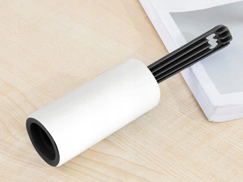 Čistiaci valček na oblečenie + 4 náhradné rolky