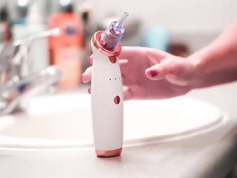 Pleťová odsávačka USB na čierne bodky