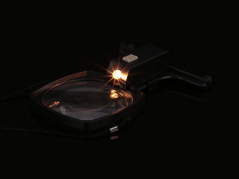 Lupa na krk na zavesenie 2 LED - 2x, 4x