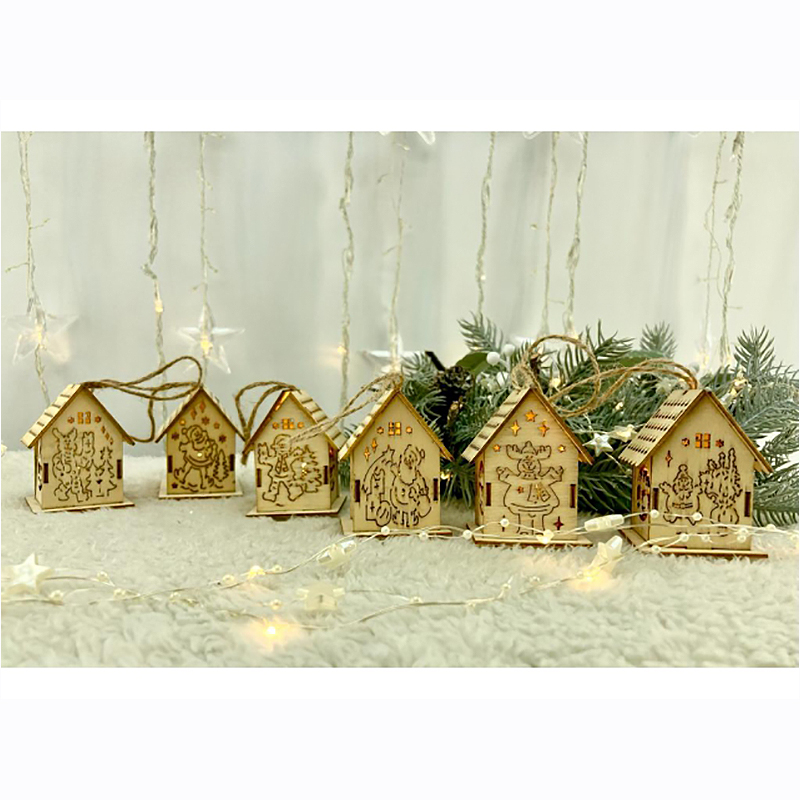 Vianočná LED drevená chalúpka 5,8x4,5 cm