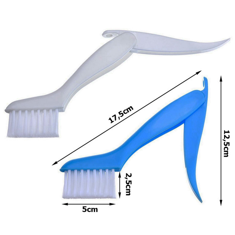 Ručná kefa so škrabákom na škáry